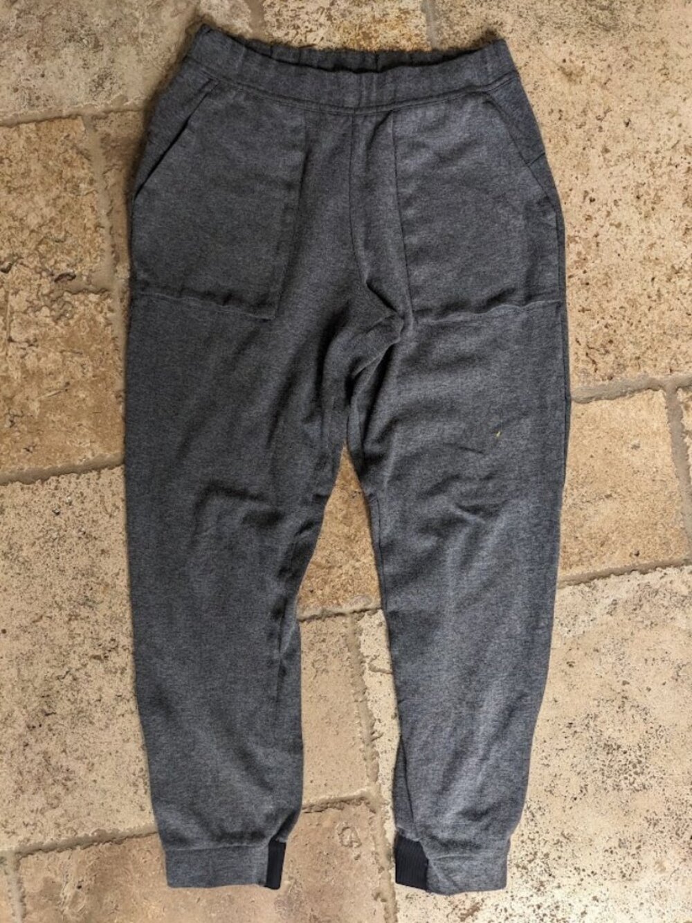 REI Men's Grey Sweatpants with Pockets and Cuffs SIZE MEDIUM